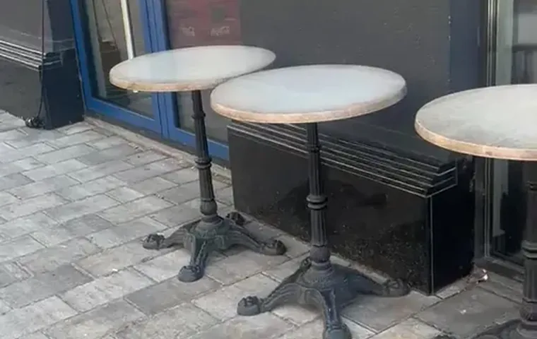 Hitna selidba kafića Dorćol Vračar